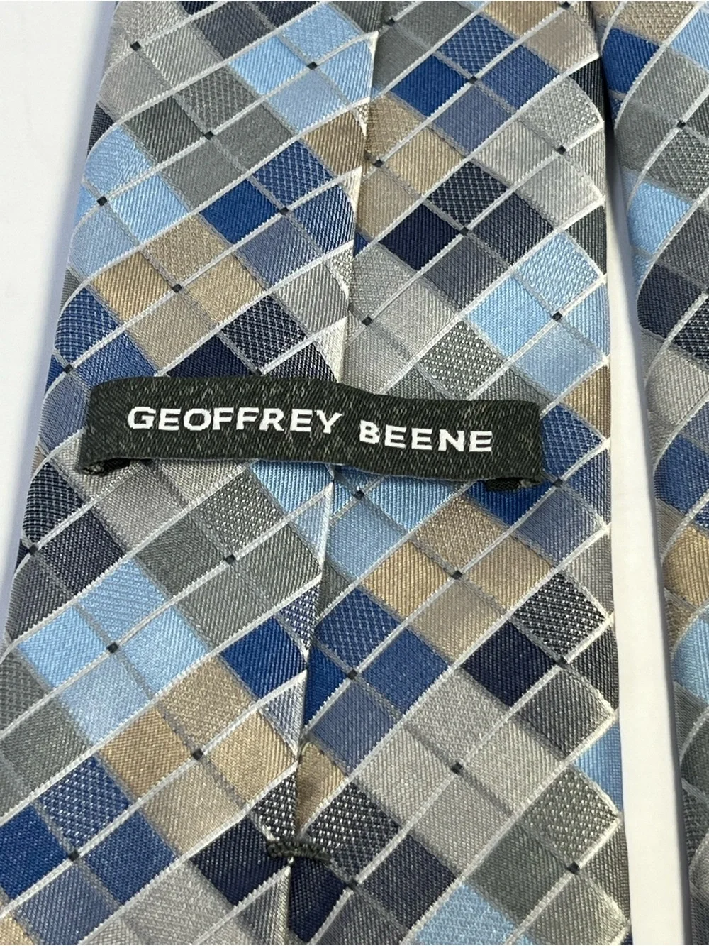 Geoffrey Beene Plaid Check Woven Men’s Tie Blue Gray Tan Polyester Geometric
